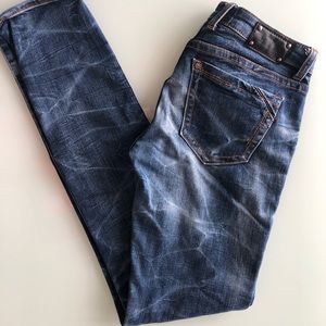 Buckle Black Skinnies
